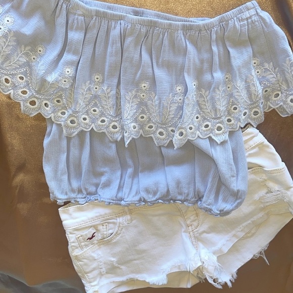 Self Esteem Blue Chambray Ruffled Off Shoulder Cropped Top White Embroidery Sz L - Picture 8 of 10